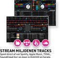 Screenshots van DJ-software met golven, afspeellijsten en icoontjes van Spotify, Apple Music, Tidal en SoundCloud.