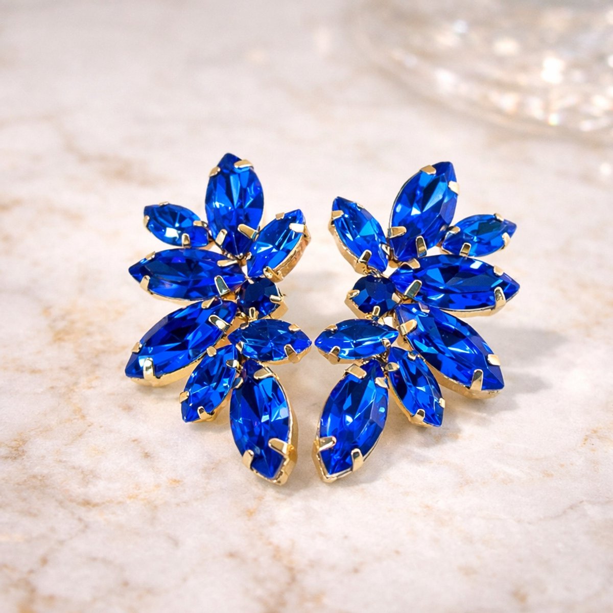 Brendoe Oorbellen Blauwe Kristallen – Goudkleurig – Kristal Cluster – Dames Statement Oorbellen