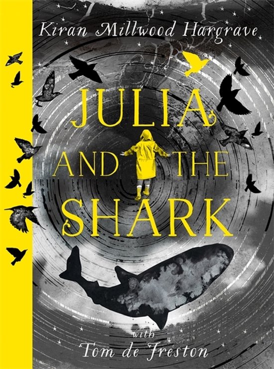Boek "Julia and the Shark" met een meisje in een gele regenjas en een haai.