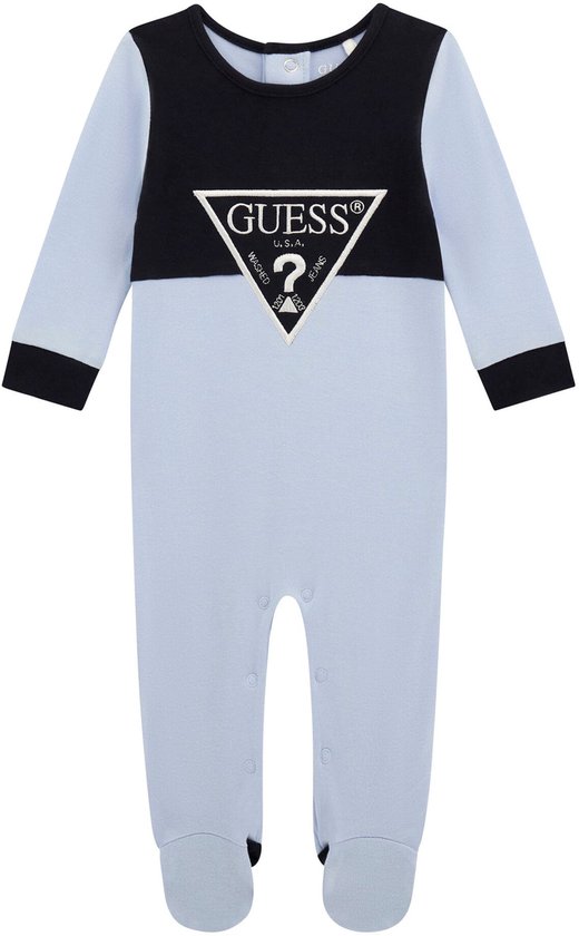 Barboteuse bleu clair avec haut noir et le logo Guess au centre.