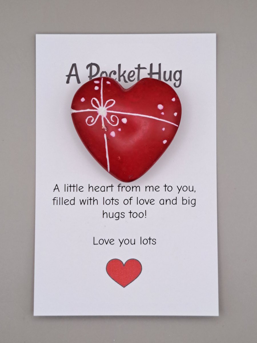 Hartje -Knuffelsteen - Speksteen hart - A Pocket Hug - Wenskaartje - LOVE - Geschenkje - Rood Hart