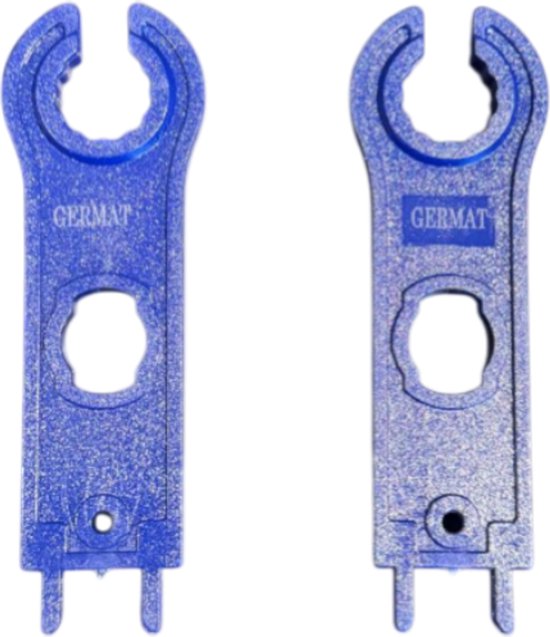 Twee blauwe kunststof gereedschappen voor MC4 connectoren, met een inham aan de bovenkant en een opening in het midden. Op beide tools staat 'GERMAT'.