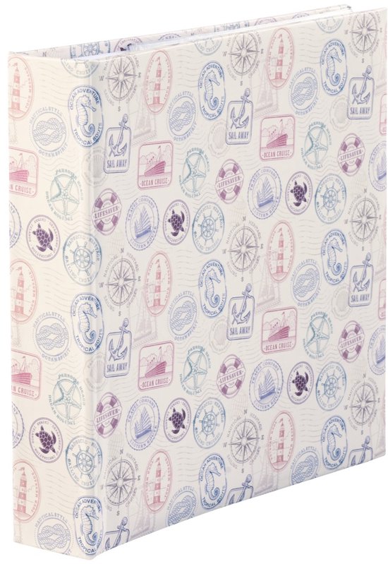 Wit fotoalbum met nautische stempels in roze en blauwe kleuren.