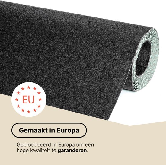 Tapis gris foncé enroulé avec logo UE, fabriqué en Europe.