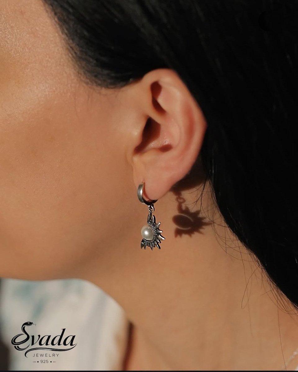 Evada Sterling Zilver 925 Oorbellen met Kweekparel – Parel Oorbellen Dames – Zilveren Hanger Oorbellen – Elegante Sieraden – Tijdloos Design