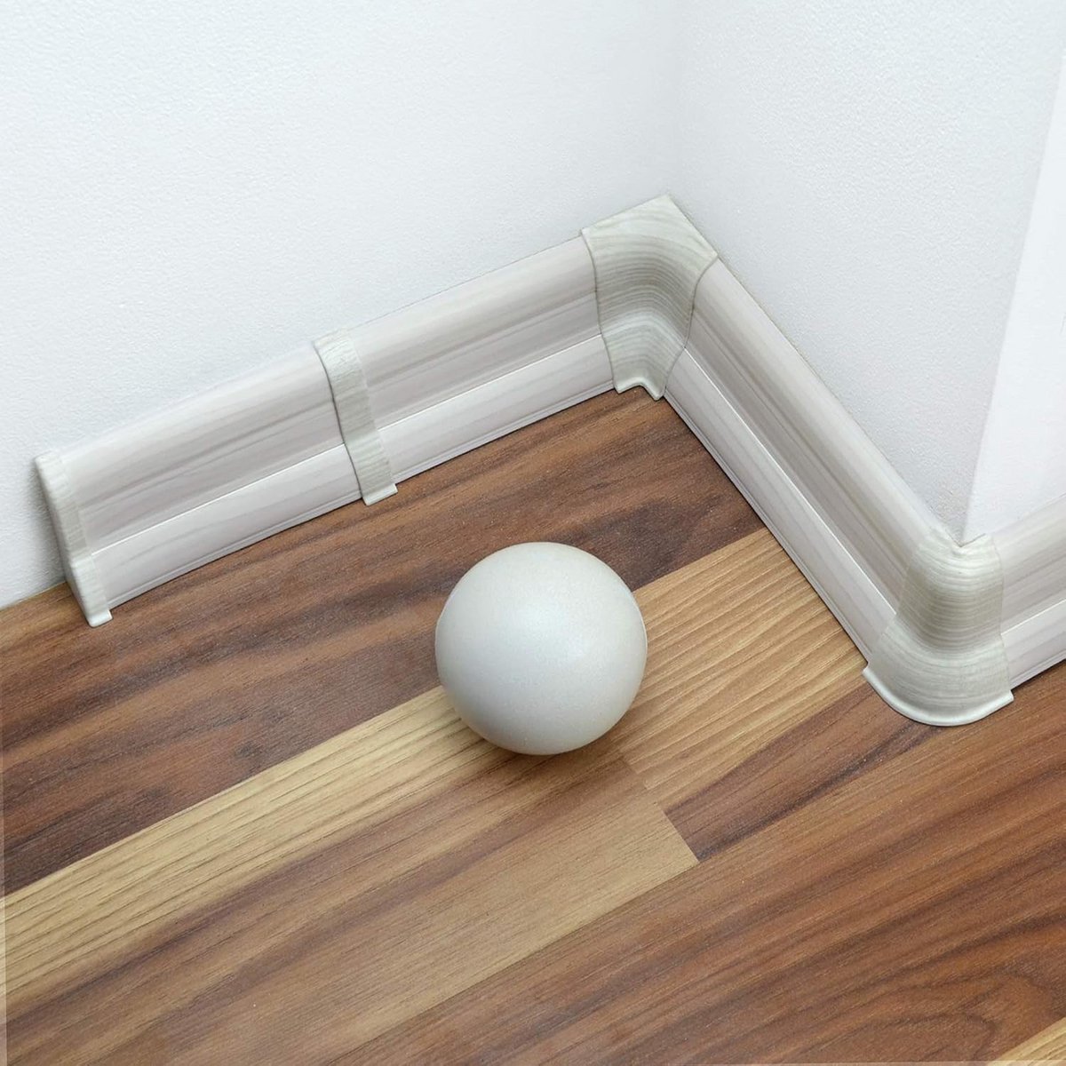 Rechte Hoek PVC Plintafwerking Rechts - Laminaat Uiterlijk - 62 mm Breed