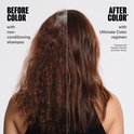 Voor en na foto van haar: links droog, pluizig haar met grijze uitgroei, rechts glanzend, verzorgd bruin haar.