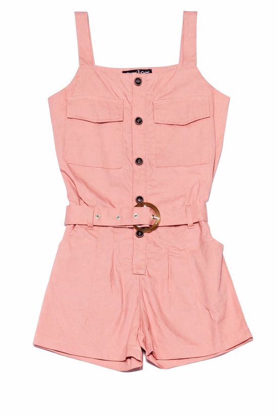 Roze korte jumpsuit met knopen, zakken en riem met gesp.