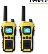 Twee gele walkie talkies met zwarte accenten, met scherm en knoppen zichtbaar.