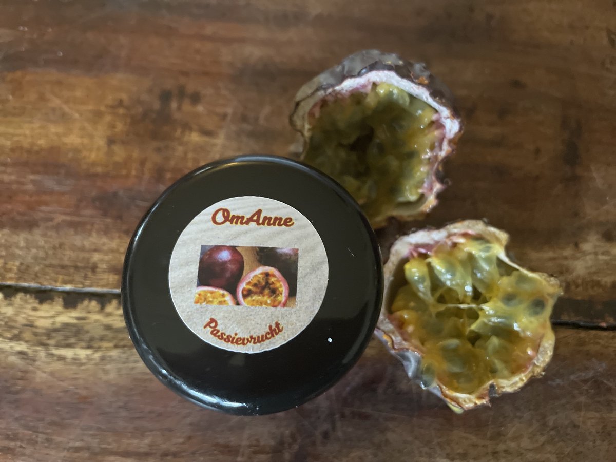 Gezicht scrub met Fijn Keltisch Zeezout en Passievrucht 100 Gram Puur Natuur!! van OmAnne Prijs Inclusief verzending!!