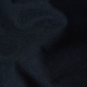 Detailopname van de textuur van een donkerblauw G-Star overhemd.