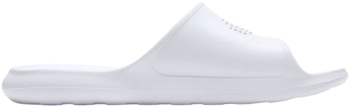 Nike Victori One Wit