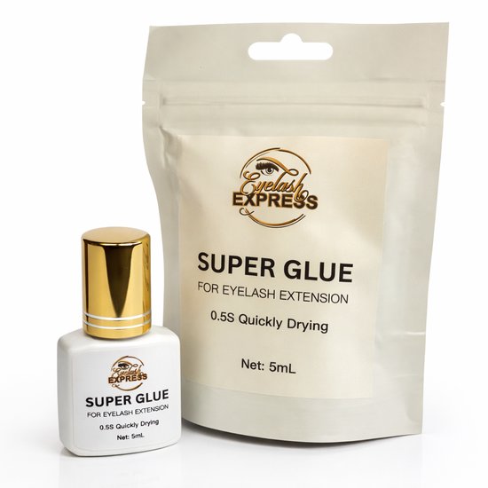 Witte fles met gouden dop, met "Eyelash Express SUPER GLUE FOR EYELASH EXTENSION 0.5S Quickly Drying Net: 5mL" erop. Naast een beige zakje met dezelfde tekst.
