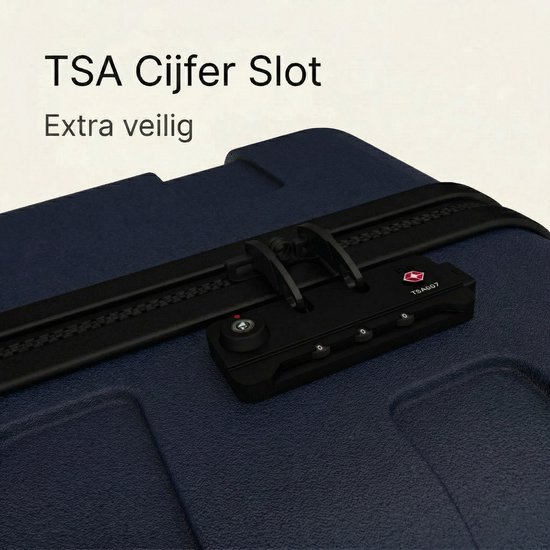 Close-up van het zwarte TSA-cijferslot op een donkerblauwe koffer.