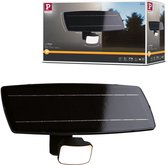 Een antracietkleurige solarlamp met bewegingsmelder, voor- en achterkant, en de verpakking.