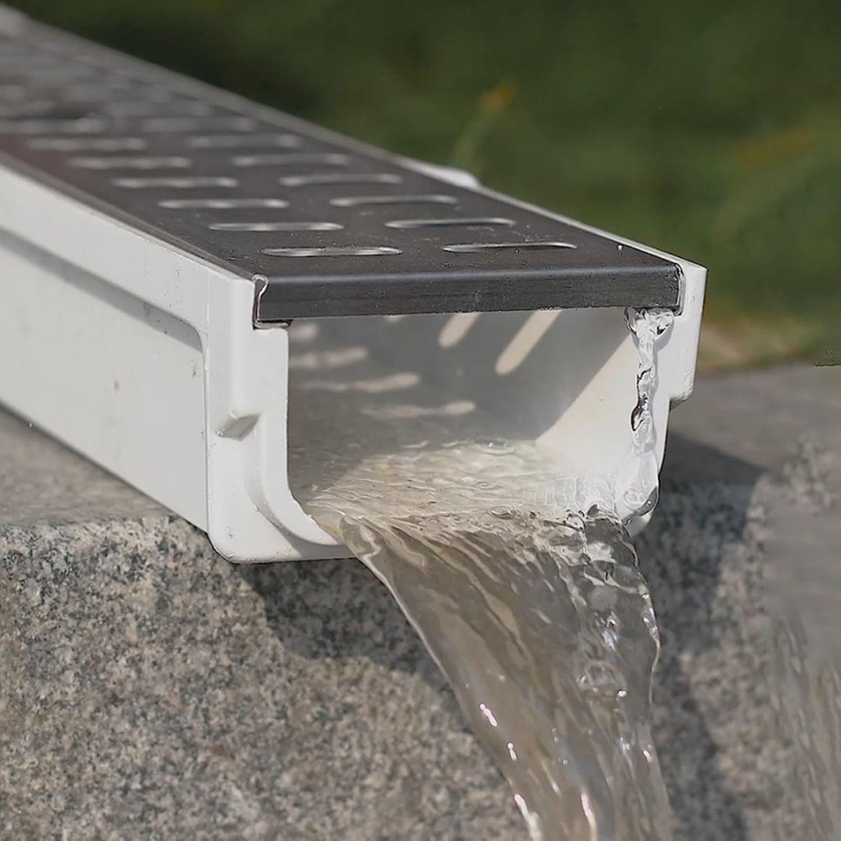 Afvoergoot Systeem - Lineaire Afvoer - Waterafvoer Tuin - Verstelbaar & Zaagbaar - 10cm Breed 4cm Hoog - Grijs