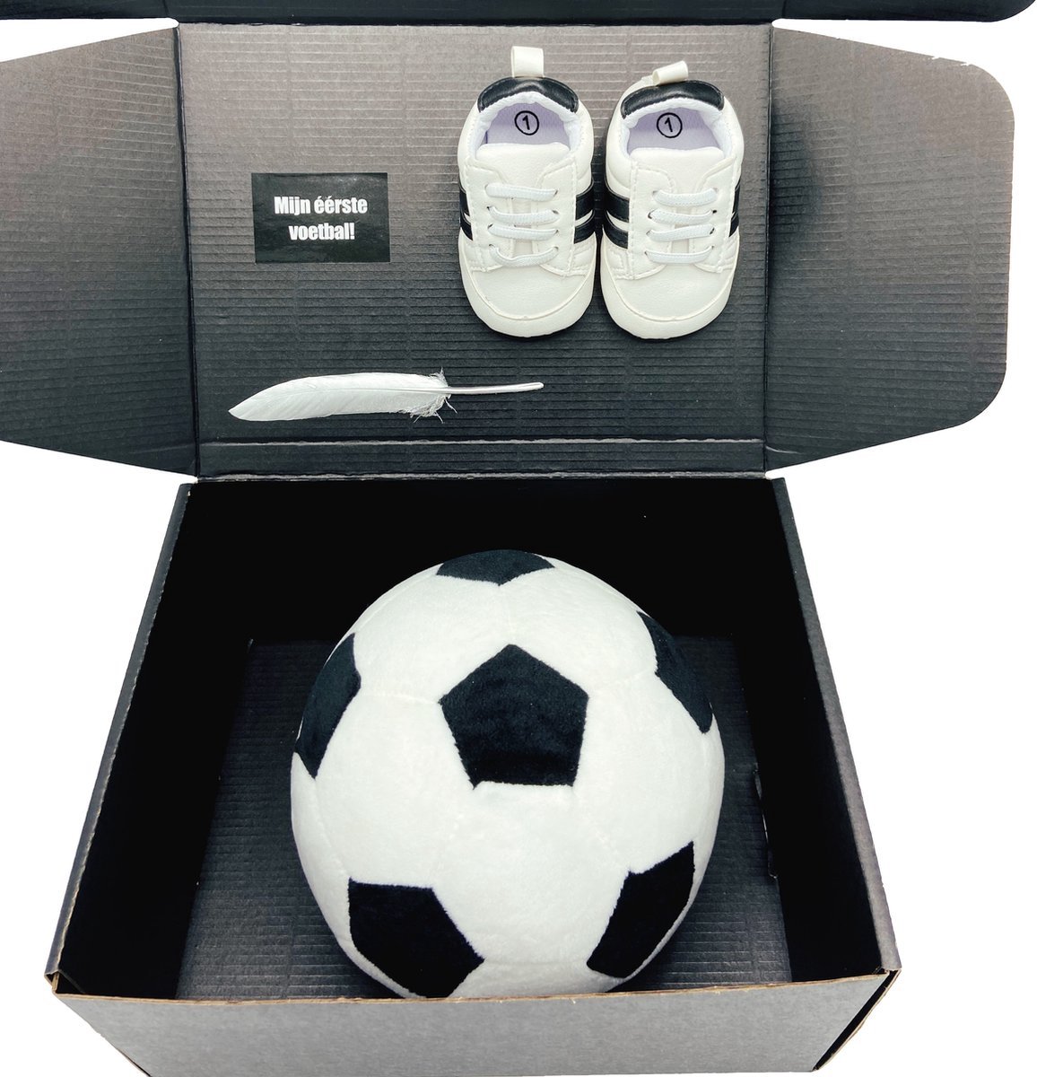 Kraamcadeau Jongen met zachte Voetbal - Baby cadeau jongen - Geboortecadeau jongen - kraamkado jongen