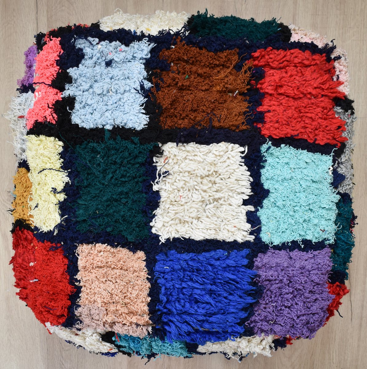 Poufs&Pillows Marokkaans vloerkussen - Uniek en handgemaakt - 60x60x20 CM - Gevuld geleverd - Kleurrijk palletkussen k1404