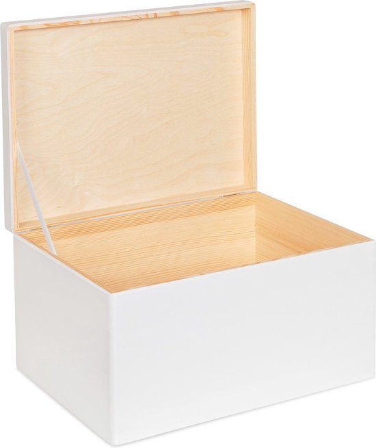 Open witte houten kist met onbewerkt houten interieur.