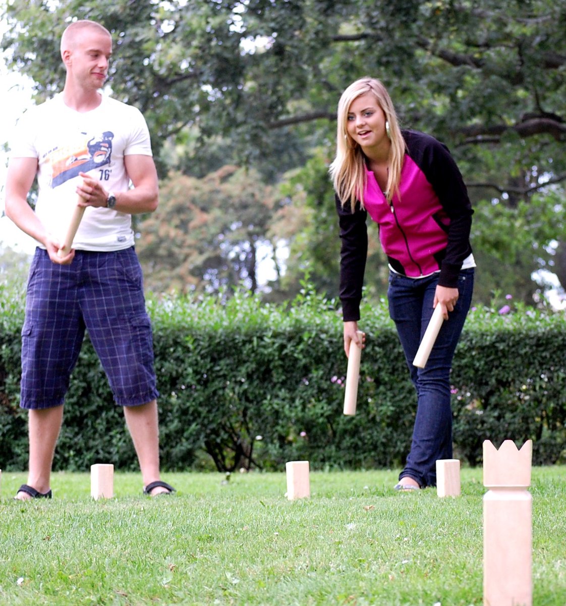 Bex Kubb Original – Zweeds Vikingschaak – Premium Buitenspel – Massief Rubberhout – Koning Met Houtkleurige Kroon – Vanaf 8 Jaar – Inclusief Draagtas — afbeelding 14