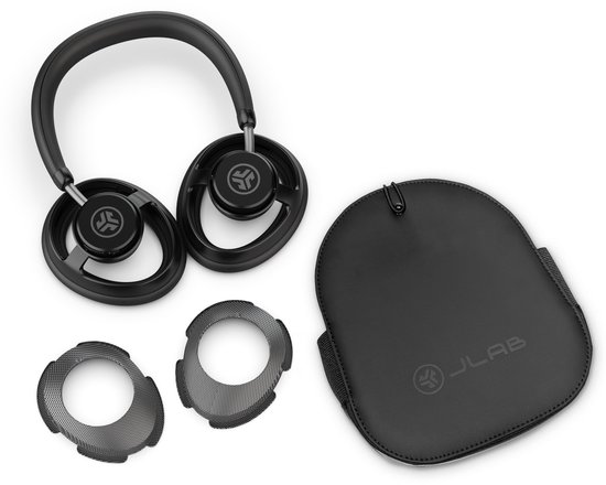 Zwarte JLab koptelefoon met accessoires en draagtas.