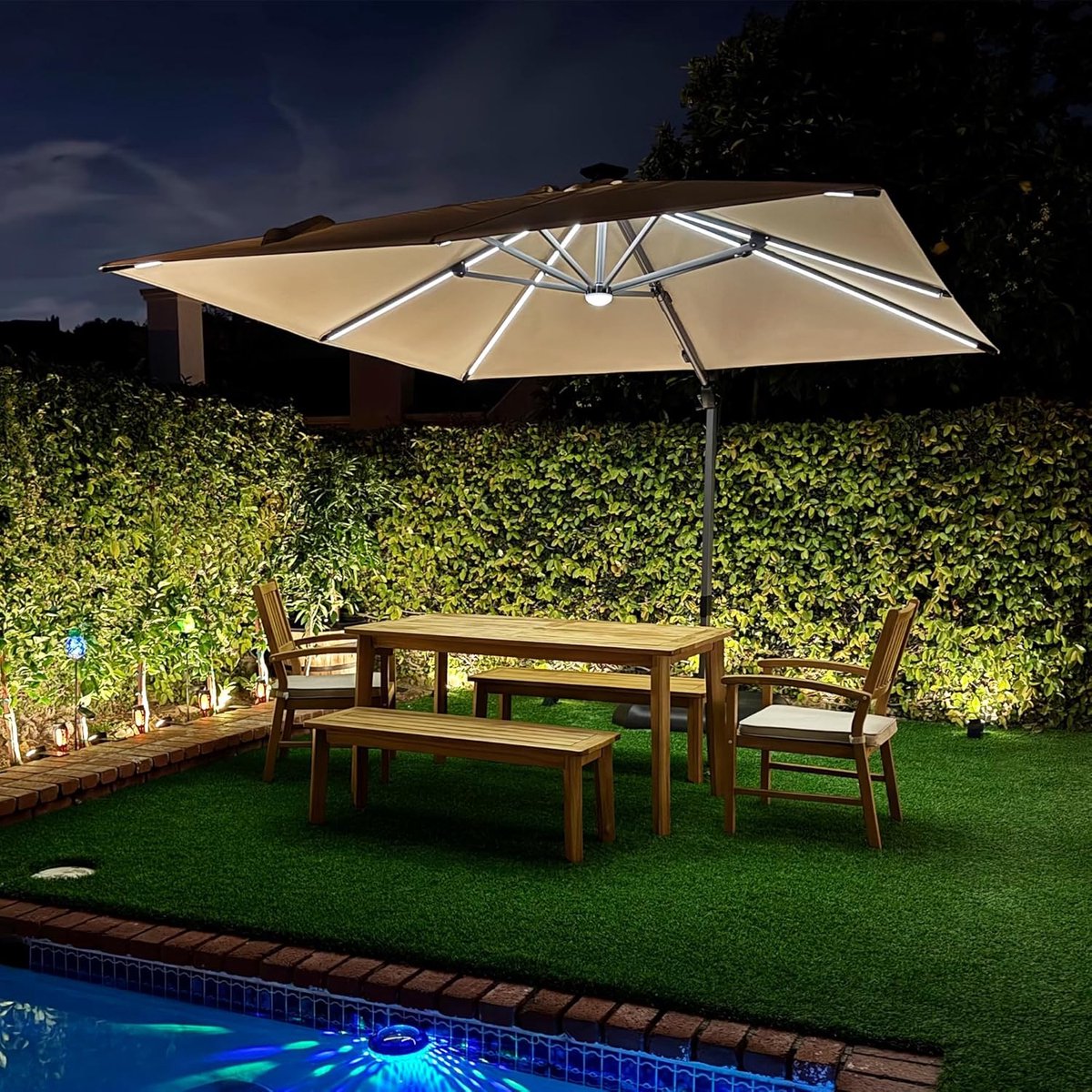 Zweefparasol 300x300 cm met LED Verlichting & 360° Draaibaar – Aluminium Tuinparasol UV50+ Waterafstotend Vierkant Beige – Luxe Hangparasol voor Terras & Tuin – Laura