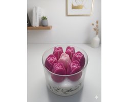 L’Amour Luxe Geurkaars 350g – Handgemaakt van Sojawas – Vanille & Jasmijn – Luxe Tulpen Kaars met Gouden Details – Roze - Romantisch Cadeau