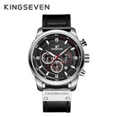 Zilverkleurig KINGSEVEN herenhorloge 9507 met zwarte wijzerplaat, zilverkleurige lunette, stalen kast en zwarte leren band.