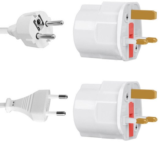 Twee witte reisstekkers: een Europese stekker met kabel en een Britse stekker.