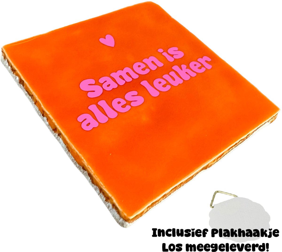 Snoes hippe tekst tegel – Samen is alles leuker – Oranje met Roze – Inclusief Plakhaakje – Handgemaakt Spaans Keramiek 10x10 cm – Kleurrijk Cadeau – Vriendschap Kado – Retro Wanddecoratie