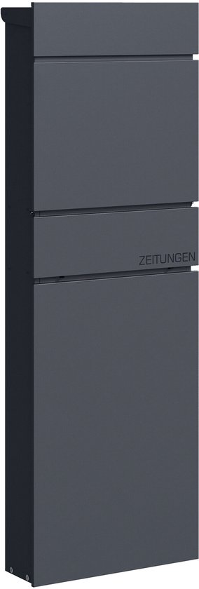 Grijze staande brievenbus met drie horizontale groeven en opschrift 'ZEITUNGEN'.