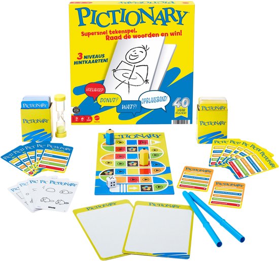 Pictionary spel met doos, spelbord, zandloper, stiften en kaarten.
