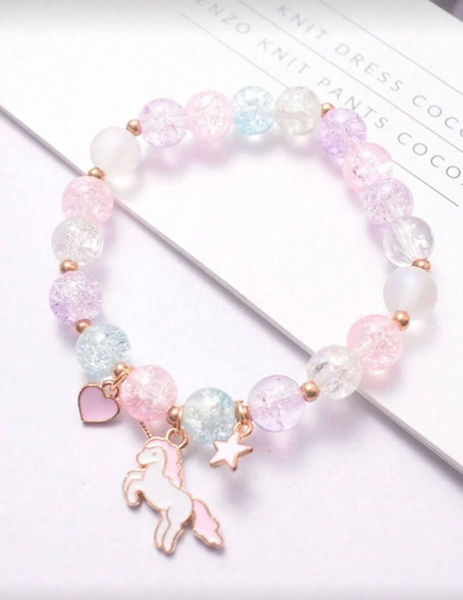 Pastelkleurige kralenarmbandje met een eenhoorn- ster- en hartbedel