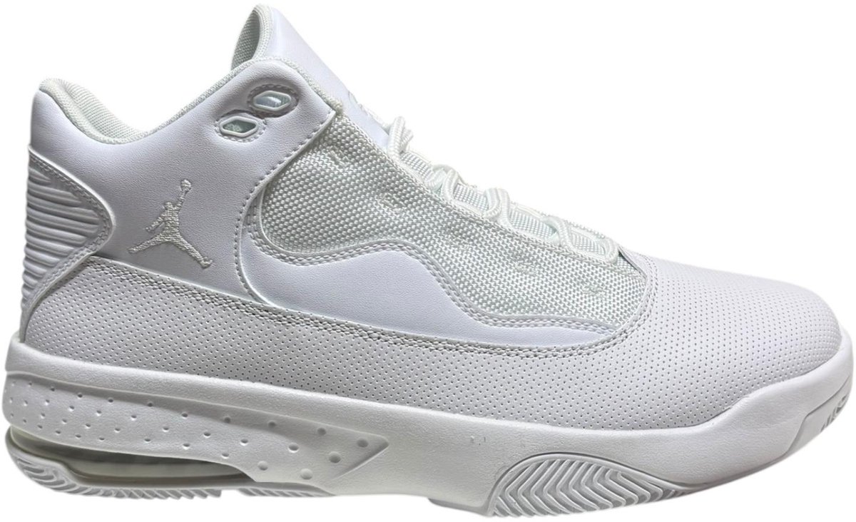 Jordan Max Aura 2 Sportschoenen Heren Wit