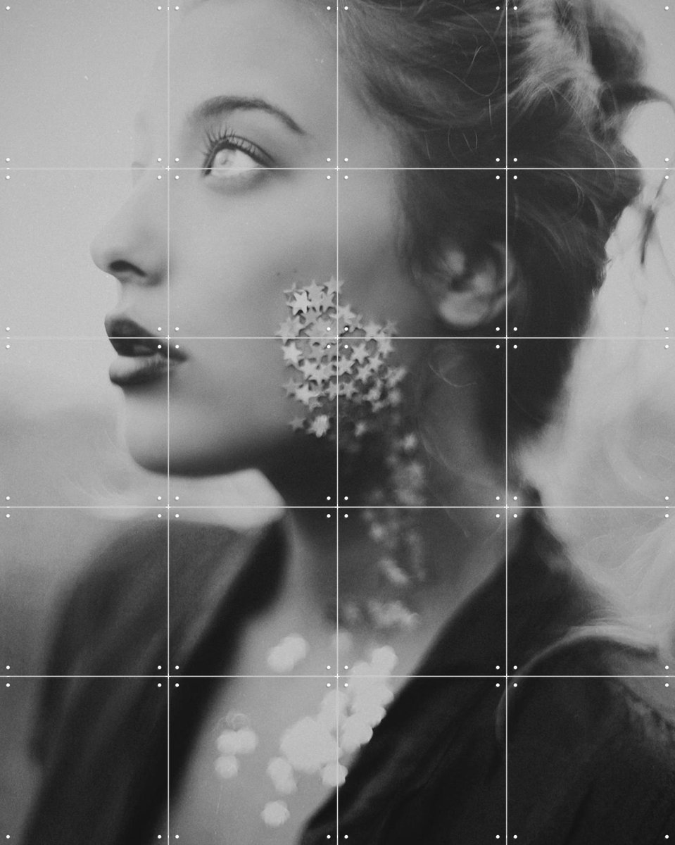 IXXI Stargazer, STUDIO HANNAH LEMHOLT - 80 x 100 cm - Gratis ophangtool - Grote wanddecoratie en posters - Fotografie, Woonkamer, Slaapkamer, Mensen