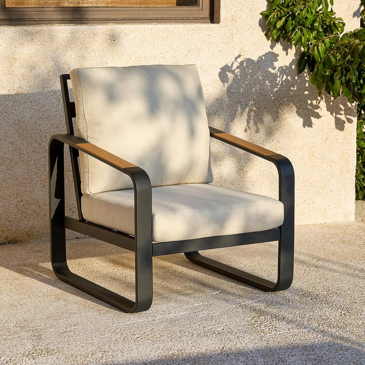 Tribesigns Tuinbank met Kussens - Balkonstoelen met Zwart Aluminium Frame - 77 x 80 x 92 cm - Houten Tuinstoelen/Fauteuils - Beige