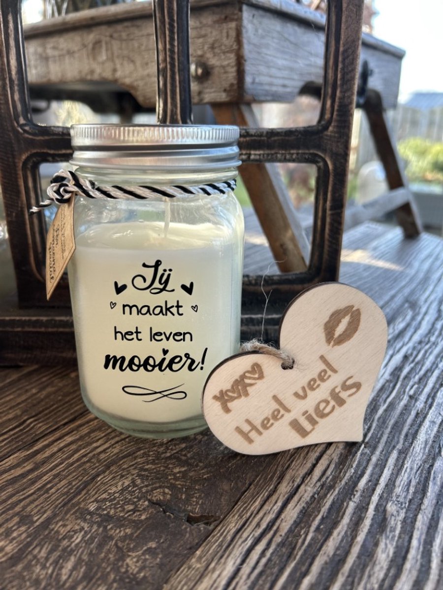 Creaties van hier Black & White scented candles Jij maakt het leven mooier met houten hartje – 13,5 cm – vanille