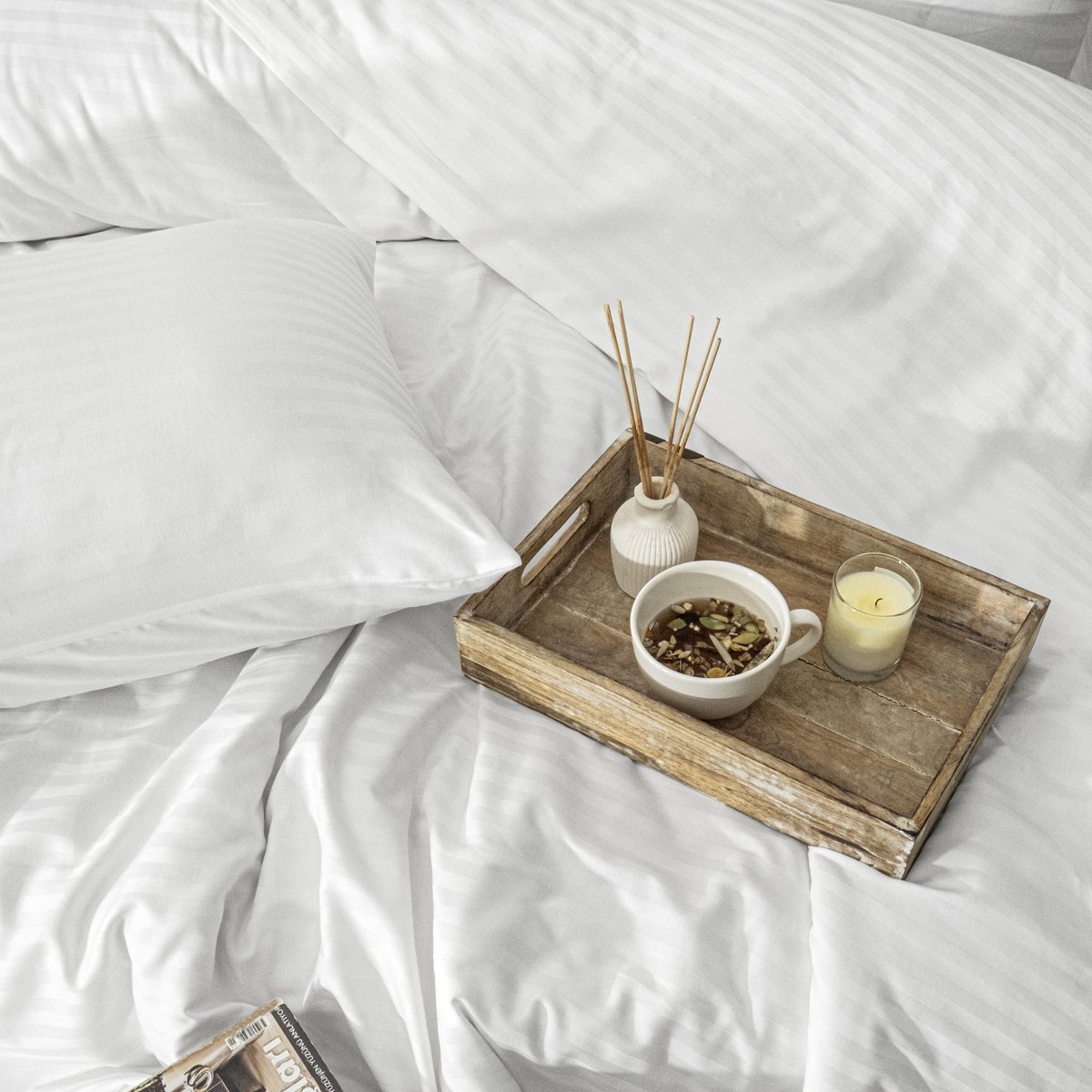 Boraboi ® Stijlvol en Modern Katoen-Satijnen 200x220 cm Luxe Dekbedovertrekset – Tweepersoons –Wit, Gestreept (4-delig)