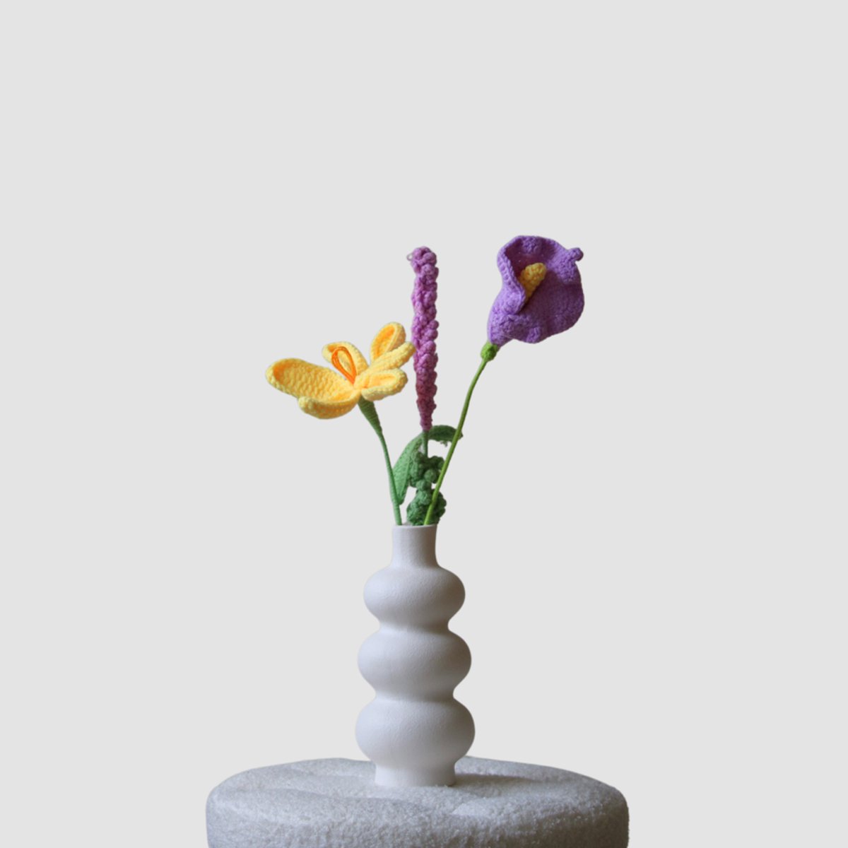 Woolbloom-Gehaakt Bloemenboeket Betty – Kunstbloemen van Wol – Decoratief Cadeau – Inclusief Wenskaart – Voor Oma- 3 bloemen