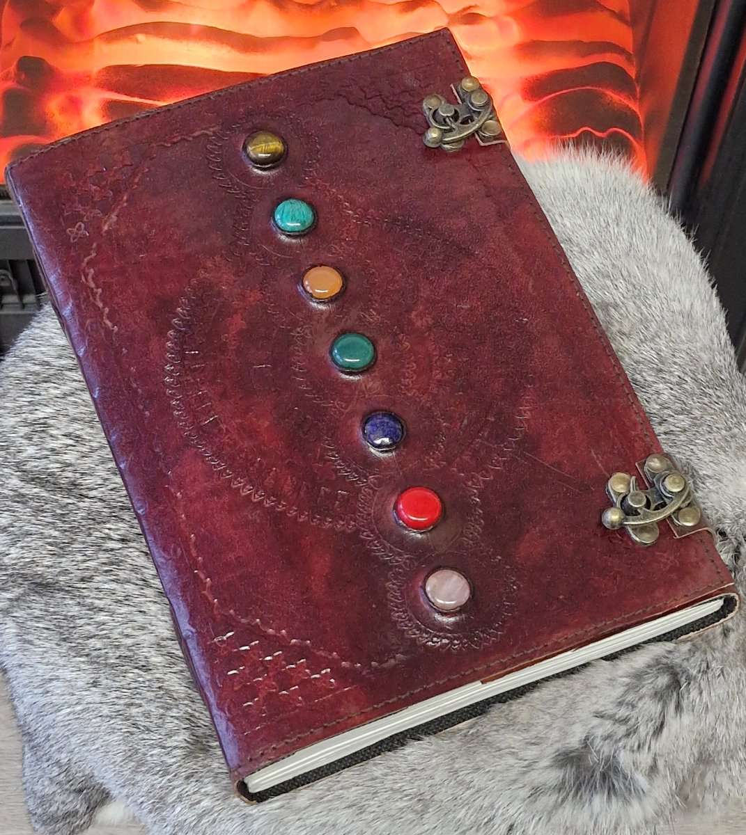 Zeven chakra's Leren Dagboek met dubbele slot - (notitieboek) - handgemaakte leren journal - 20,5cm x 15,5cm x 4,5cm