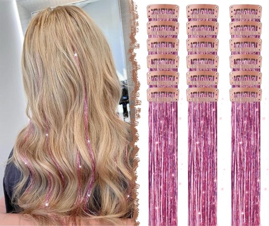 Mannequin aux cheveux blonds portant des mèches de cheveux scintillantes roses, fixées par des clips. À côté d'elle, trois paquets de mèches de cheveux roses.