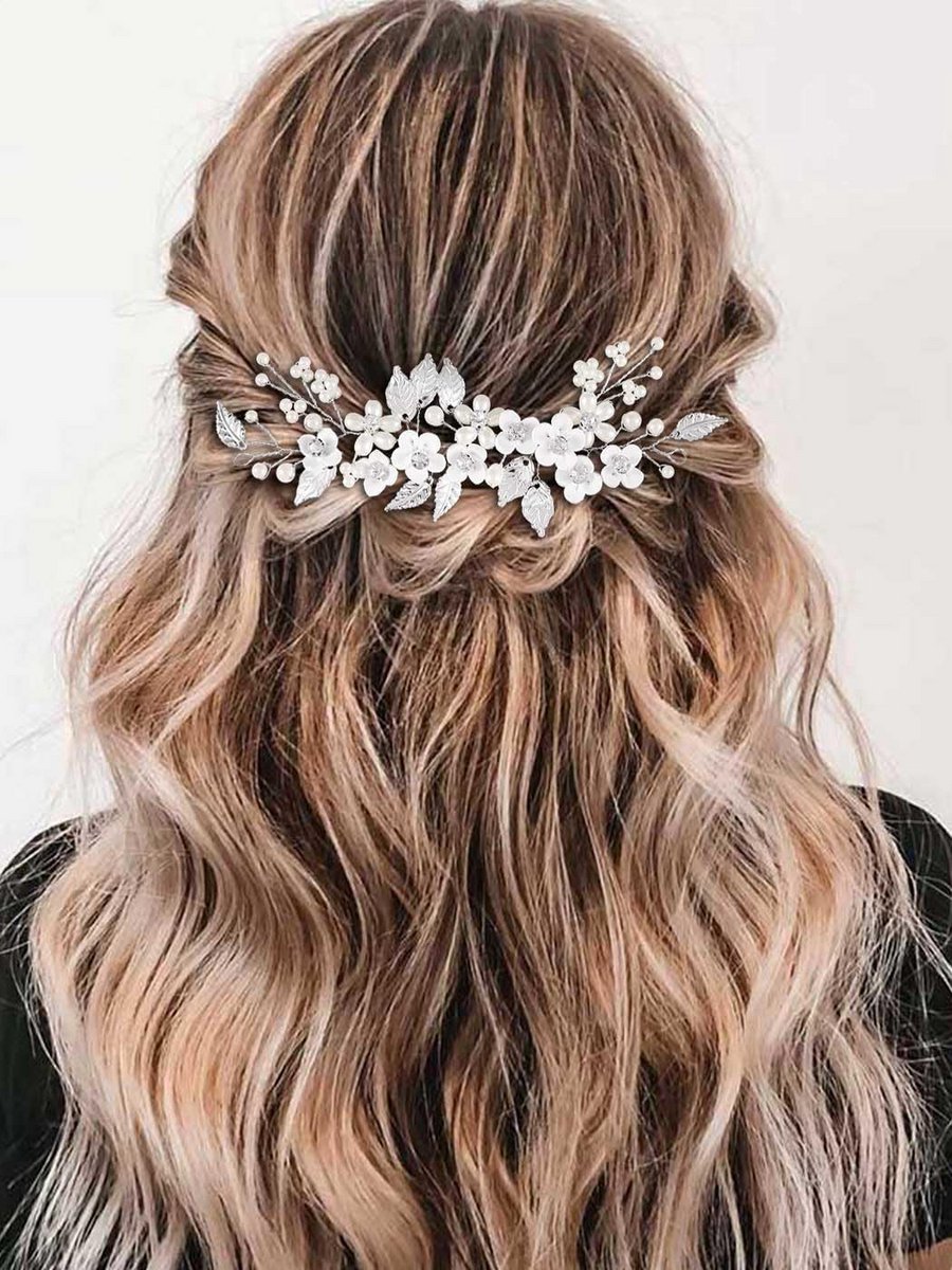 Elegante Handgemaakte Bloem en Parel Haaraccessoire voor Bruiden en Feesten