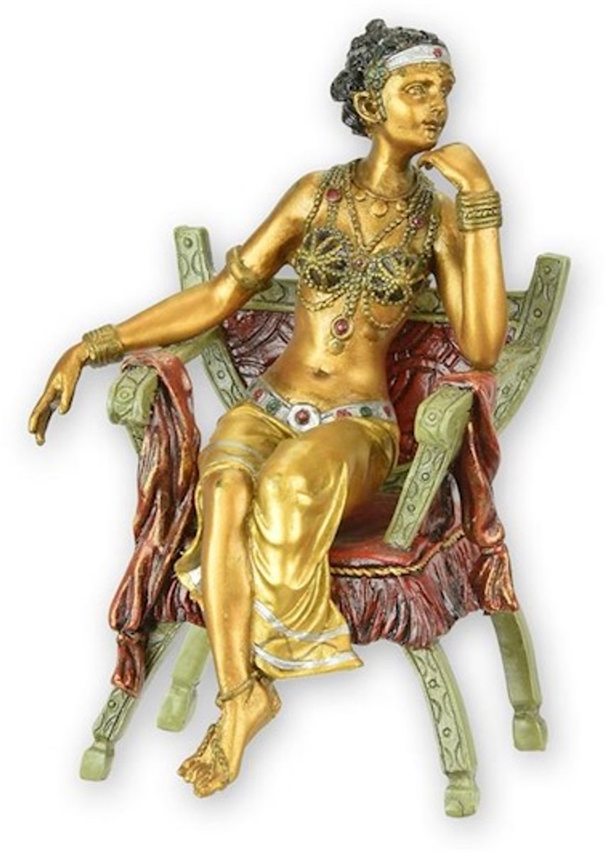 EEN BRONZEN BEELDHOUWWERK VAN EEN VROUW IN EEN CURULE-STOEL