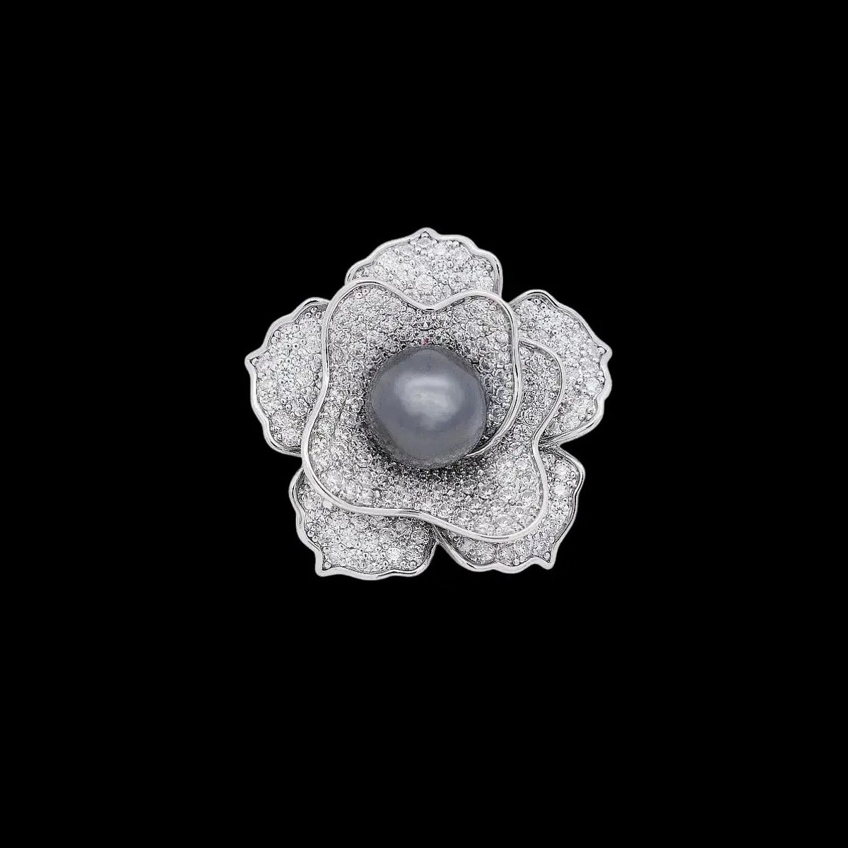 Victoria Valenza Zilverkleurige Camelia Bloem Broche met Grijze Imitatieparel en Zirkonia Stenen - Broche - Zilverkleurig - Cala bloem broche - Zirkonia