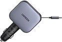 Kleine, zwarte UGREEN autolader met grijze bovenzijde en USB-C kabel.