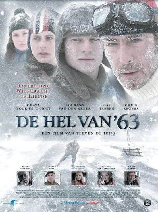 Filmaffiche met vier personen, bedekt met sneeuw. Centraal een man met skibril op. Titel: DE HEL VAN '63.