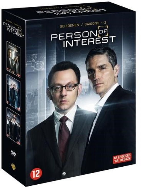Box met 'Person of Interest' seizoenen 1-3. Twee mannen in pakken met op de voorkant 'Person of Interest' en '68 Episodes 18 Discs'. Leeftijdsindicatie 12.