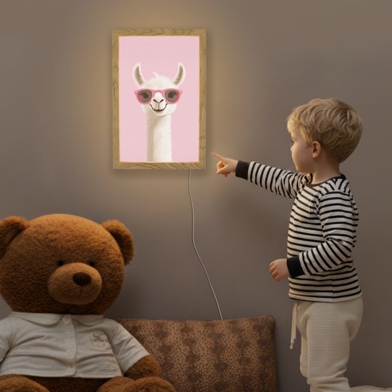 Nachtlampje 20x30 cm - Kinder lamp - Lama - Zonnebril - Roze - Tafellamp kinderkamer - Slaapkamer lamp - Bedlamp kinderen - Kinderlampje stopcontact - Wandlamp babykamer - Nachtlampjes van Smart&Green Kids — afbeelding 5