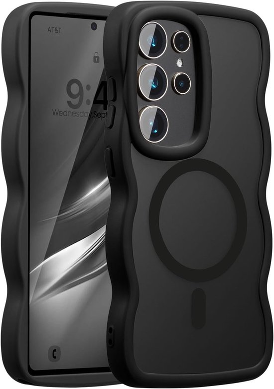 Coque noire au profil ondulé, adaptée au Samsung Galaxy S24 Ultra avec anneau MagSafe et découpe caméra.