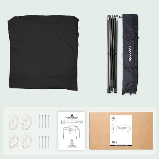 Een zwarte tent, met een inklapbaar frame, 4 touwen, 8 haringen, een draagtas en een handleiding.